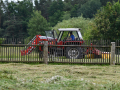 DSC_4670. w traktor seče JPG